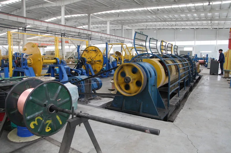 1+6 tubular stranding machine in the control cable workshop